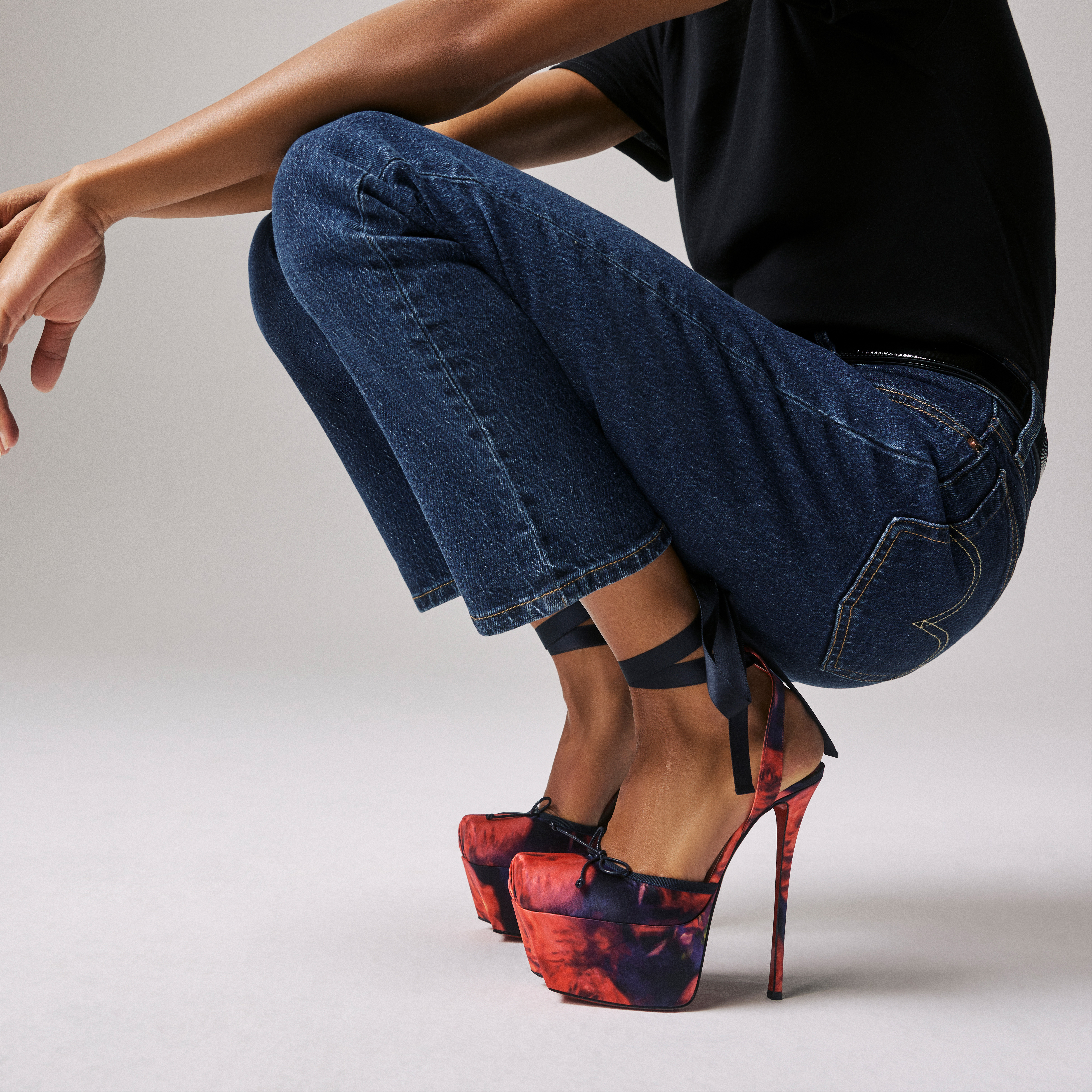Cassia Lace Up Alta - 160 mm Strappy pumps - Roses printed
