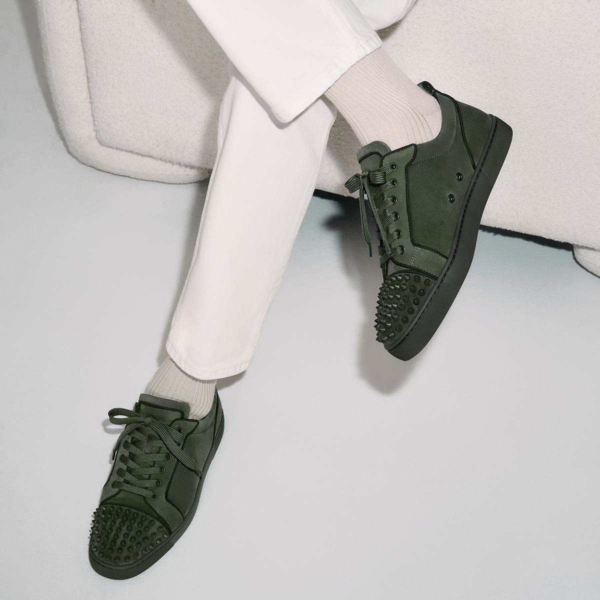 Christian louboutin louis junior spikes flat veau velours outlet