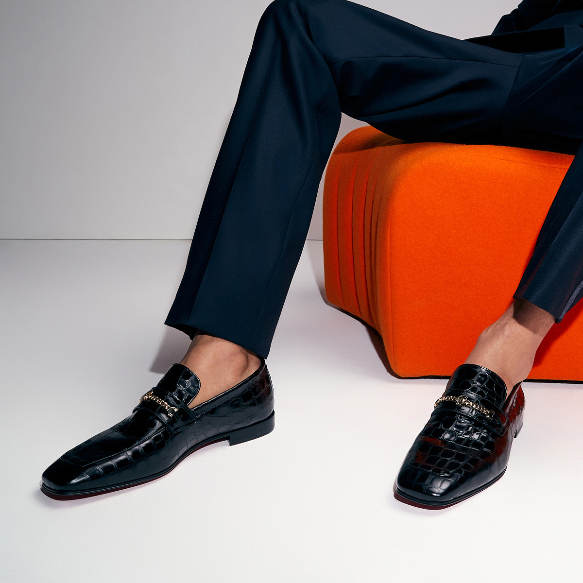 VIP【送料関税込】ChristianLouboutin Mj Loafers Black Leather MJ Moc man - Loafers - Alligator embossed calf leather