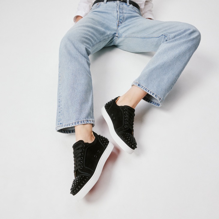 Plain black louboutins outlet
